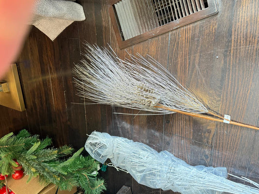 60" Needle pine spray