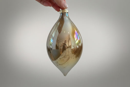 IRIDESCENT SHINY CLOUD ORN 5” E 8’X4”
