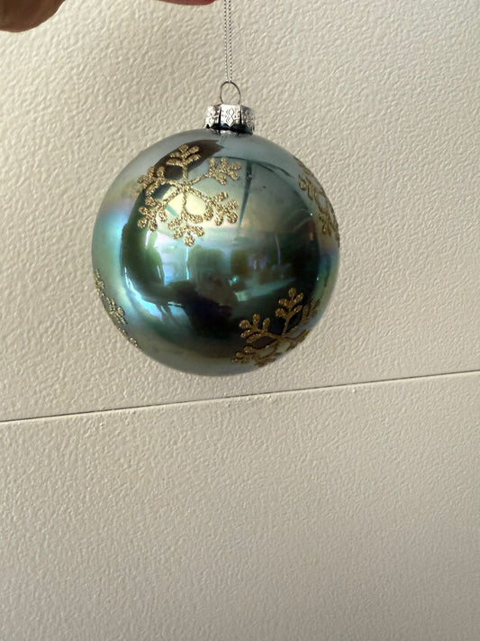Snowflake ball orn